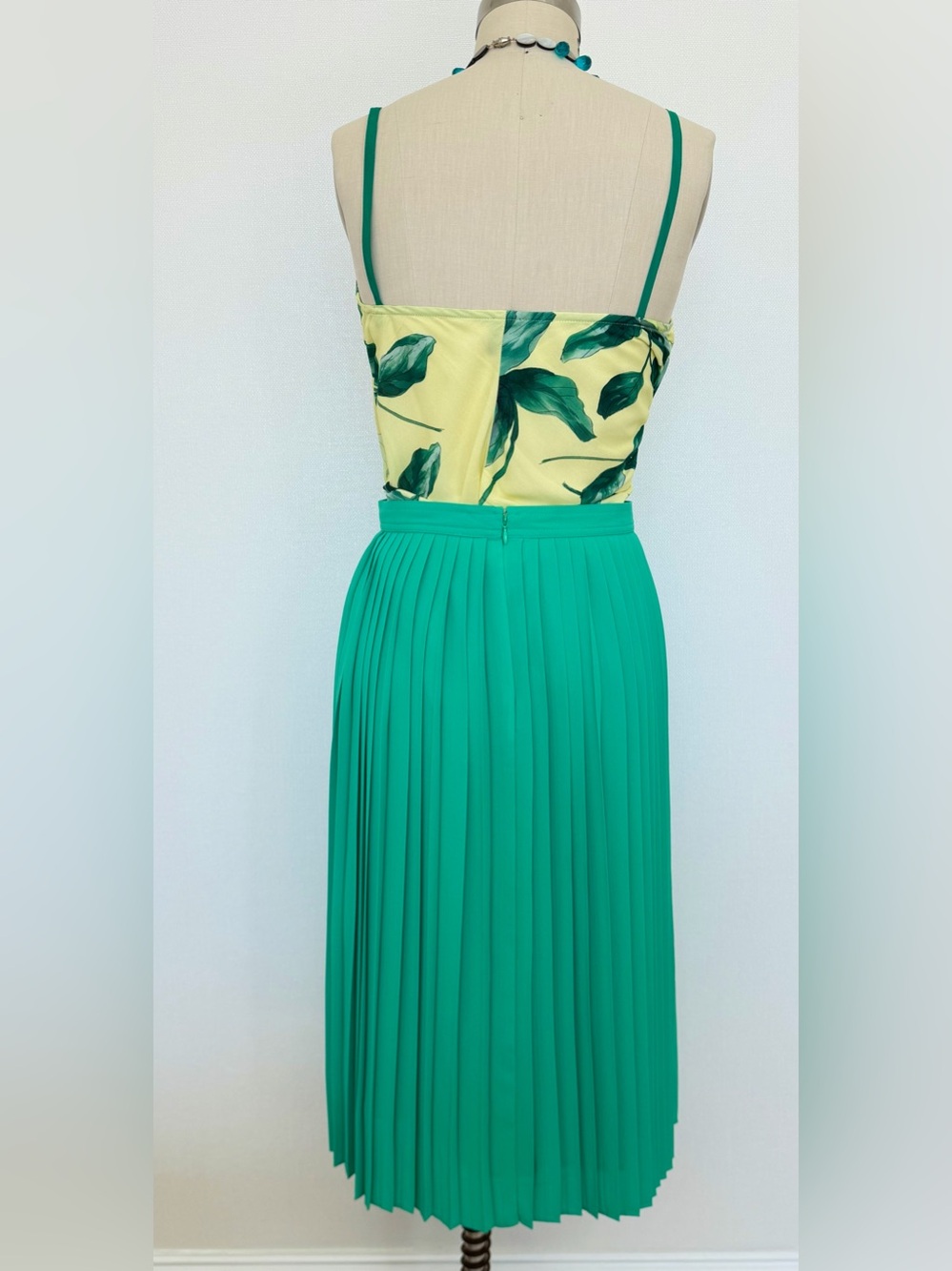 J. Crew Green Pleated Midi Skirt Size 4 - Picture 5 of 12